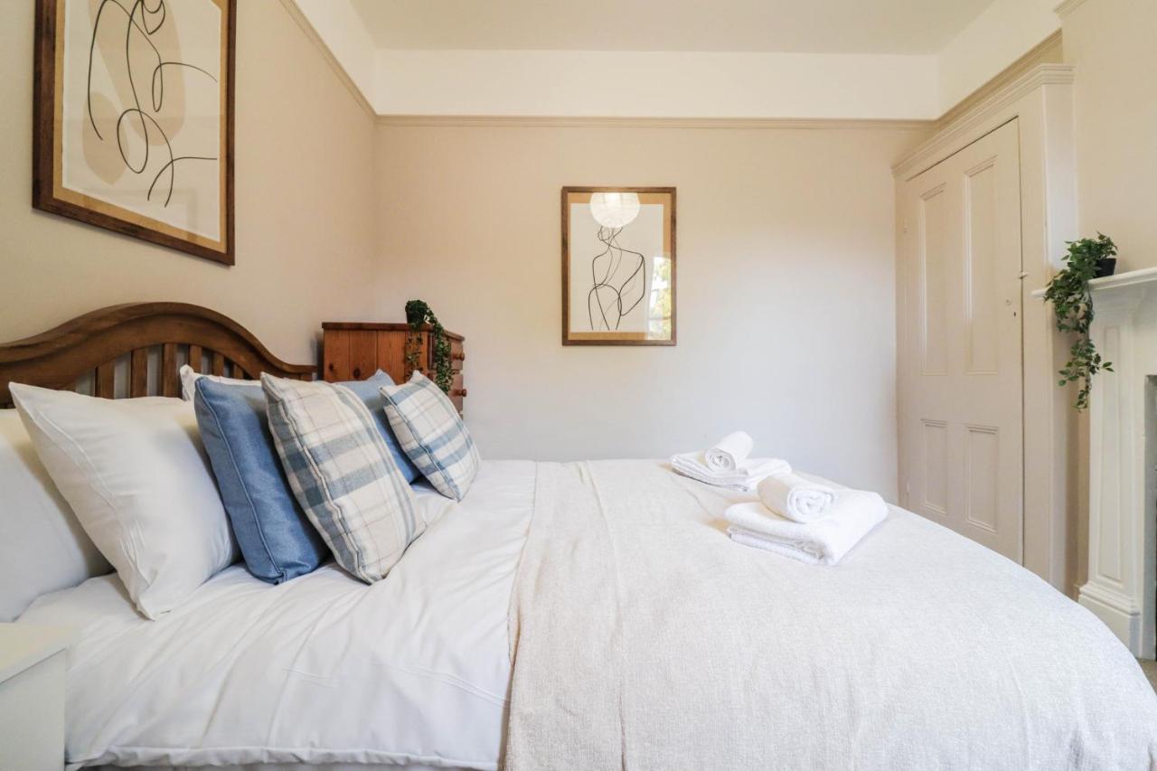 Сasa de vacaciones Stunning 5 Bed House In Clapham - Free Wifi! *