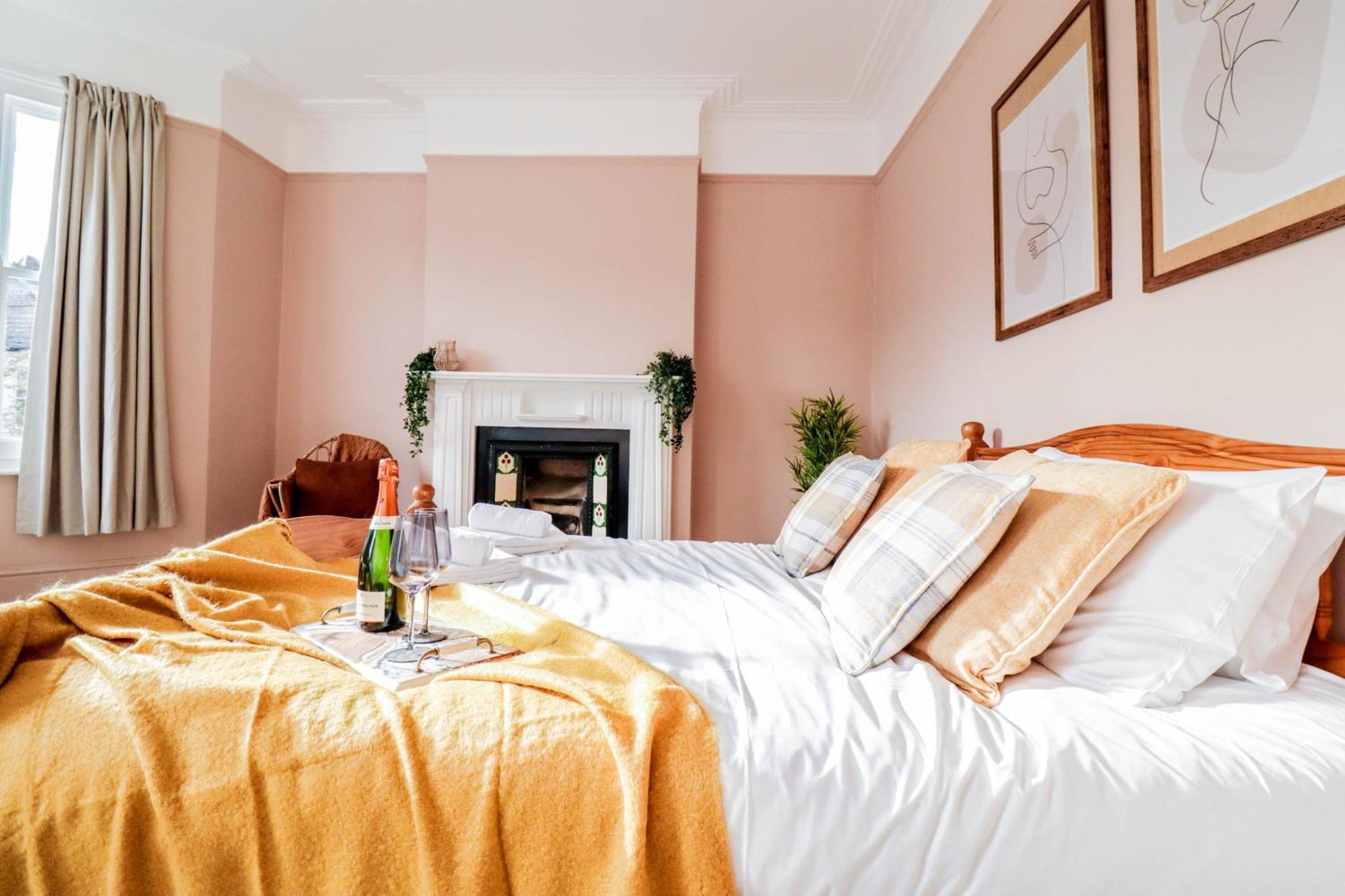 Stunning 5 Bed House In Clapham - Free Wifi! Ferienhaus