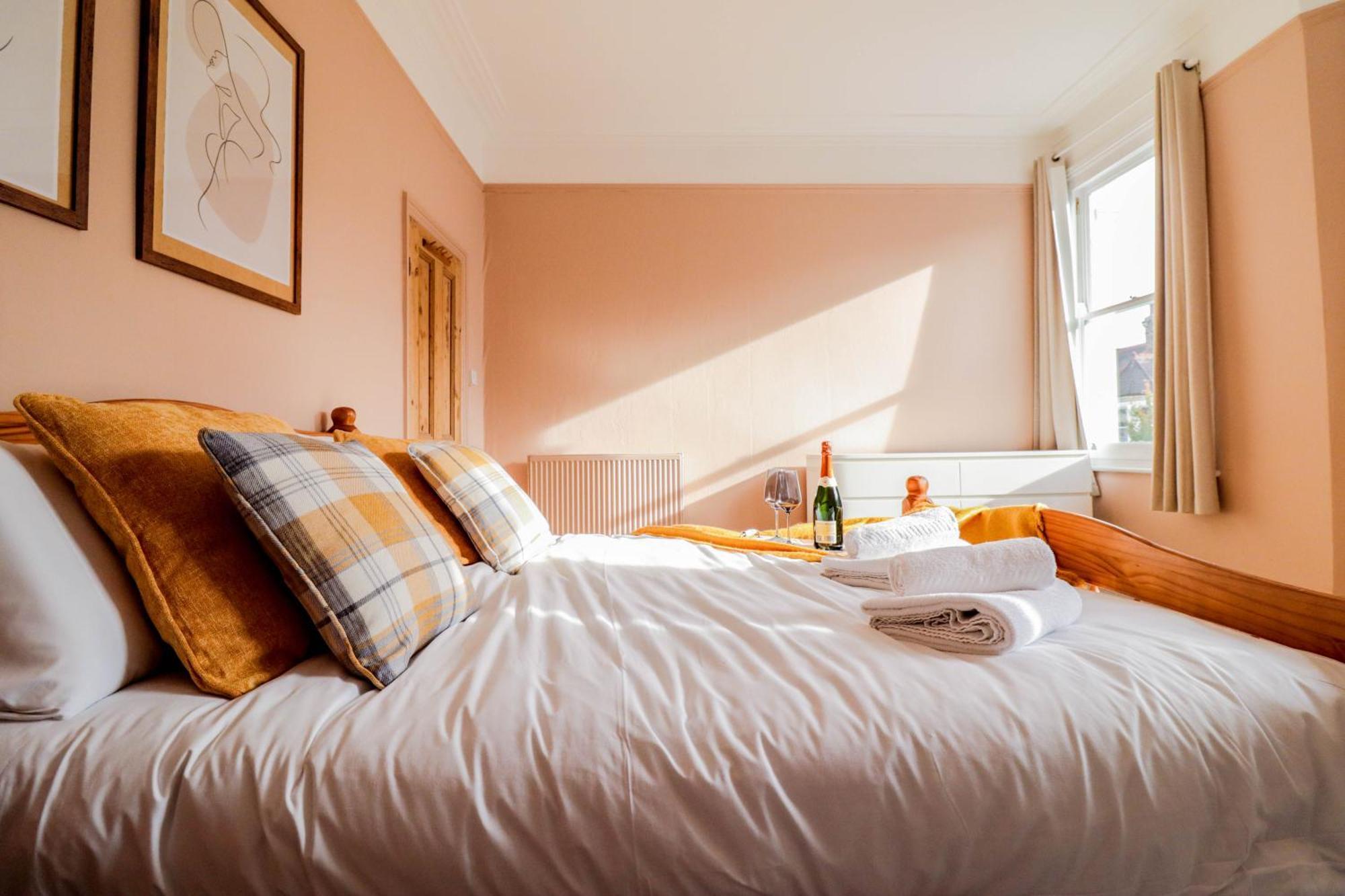 Stunning 5 Bed House In Clapham - Free Wifi! Ferienhaus London